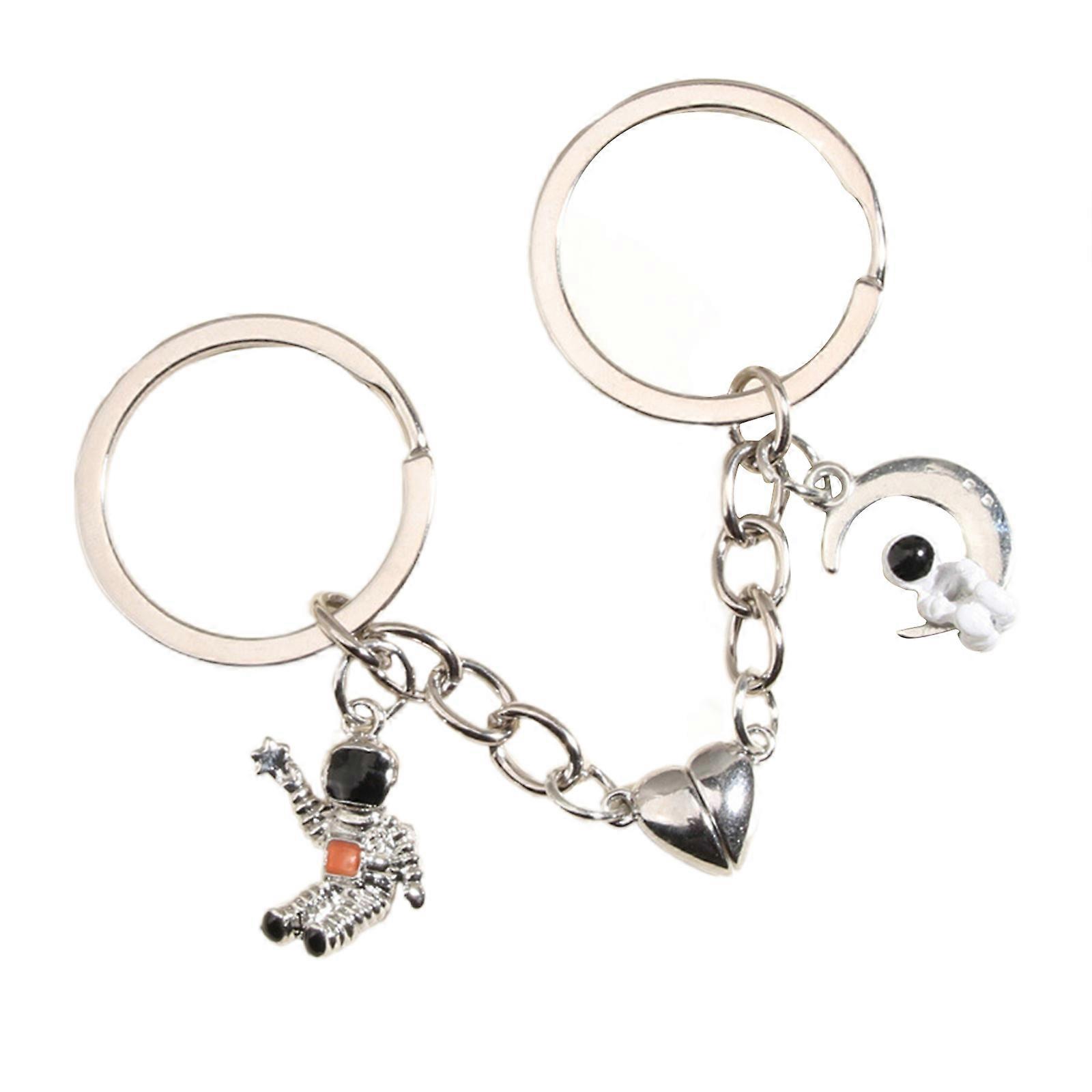 2 Pieces Fashion Spaceman Keychain Cool Astronaut Keyring Heart Magnetic Robot Keyring Car Holder Backpack Charm