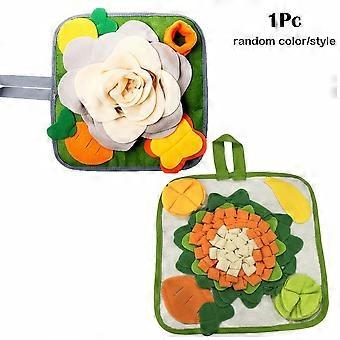 Felt Snuffle Mat for Small Pets, Carrot & Flower Shapes, Interactive Foraging Blanket, 30x30 cm, Random Color