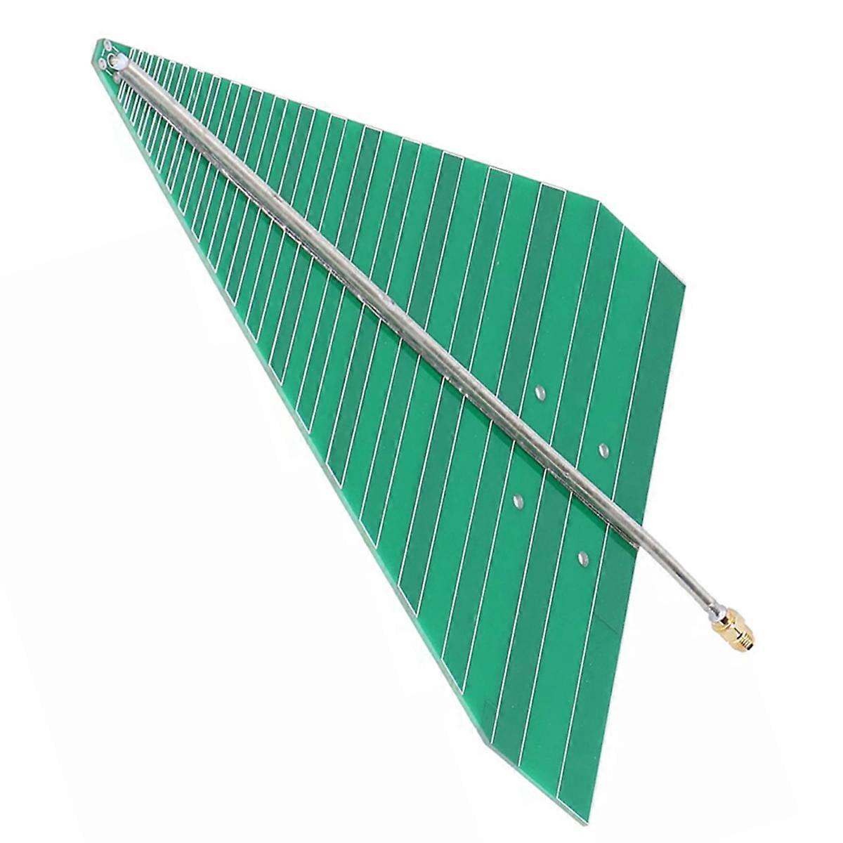 Log Periodic Antenna PCB Module Operating Across A Wide Bandwidth of 740 6000 MHz for Enhanced Connectivity
