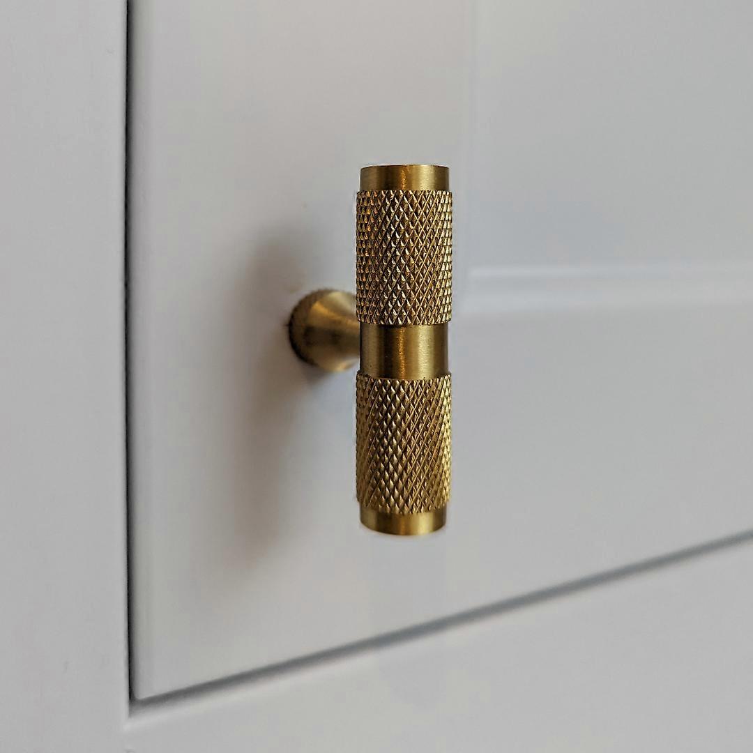 Brass Knurled T Bars in Gold