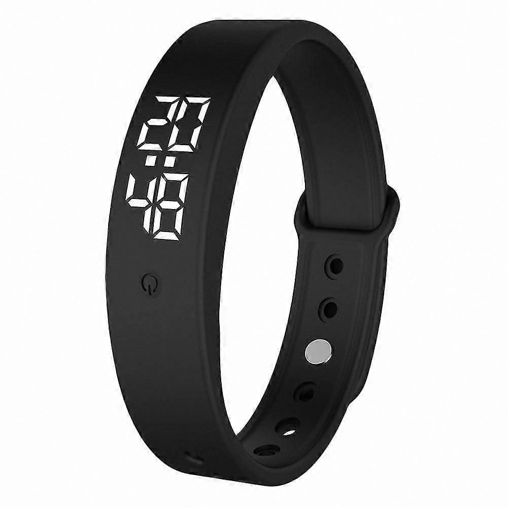 Smart Fitness Tracker with Temperature Monitoring and Vibration Alerts for Health Management