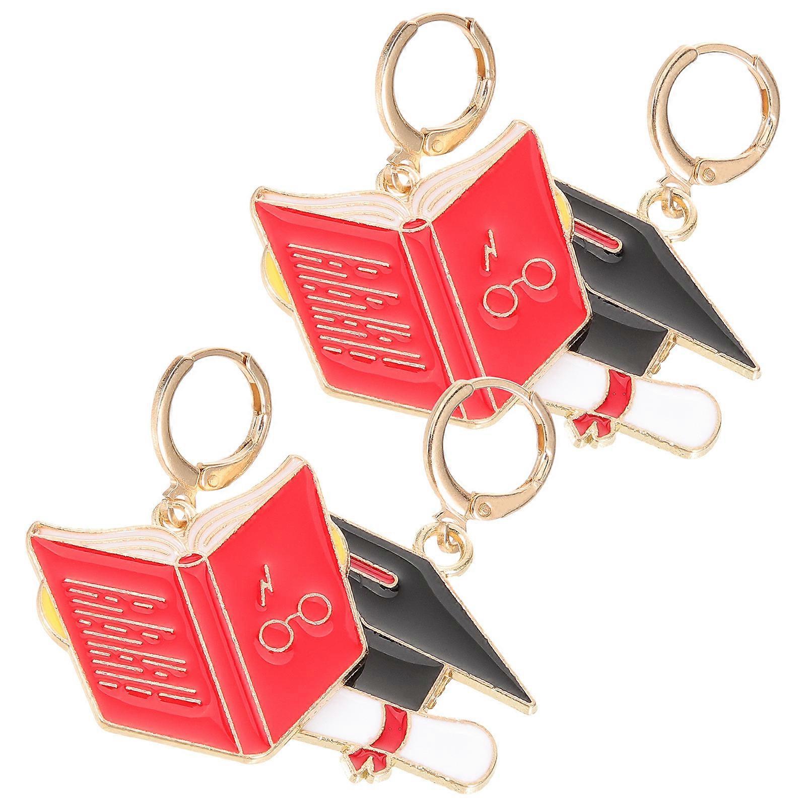 Grad Season Essentials with Innovative Details, During Ceremonies