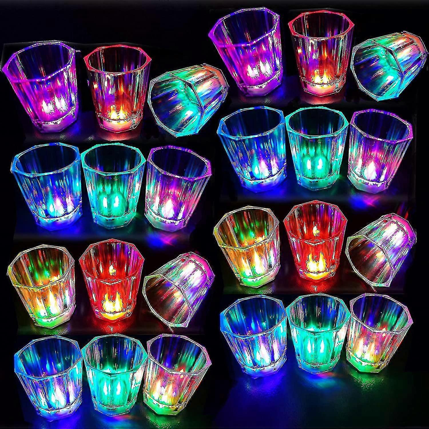 Light Up Schnapsgläser Set von 24 Party Favors Erwachsene Shot Cups für Party Led Flash Trinkgläser Glow In The Dark