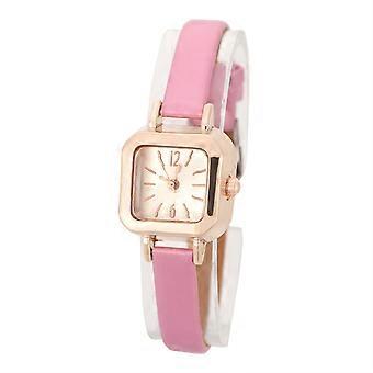 SQCLV Fashionable Female Quartz Wrist Watch Analog PU Strap Wristwatch