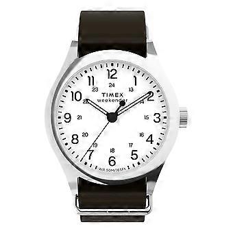 Timex TW2Y35800 miesten Weekender New England 3-viisariinen 39 mm:n kello