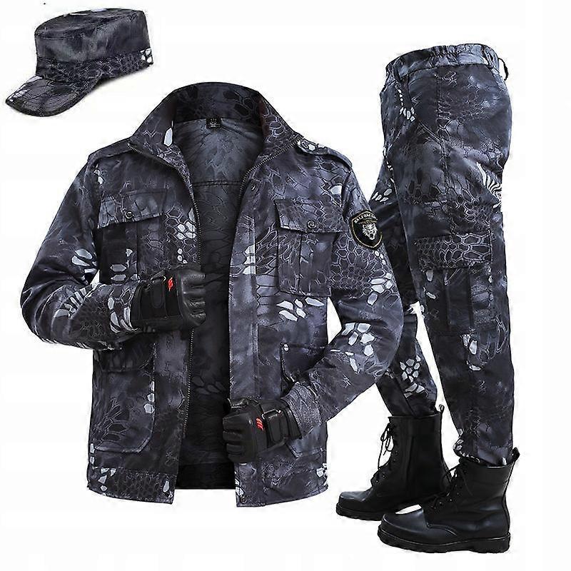 Taktische Militäruniform für Herren in Tarnung.