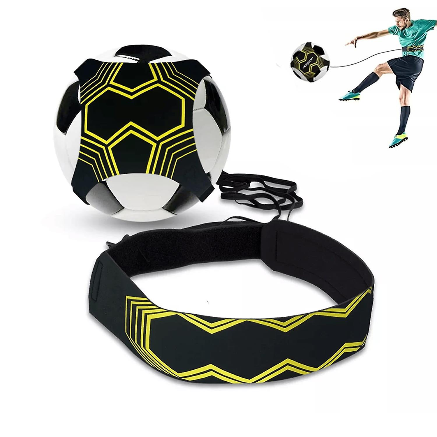 Pass trainer training band adjustable to the ball