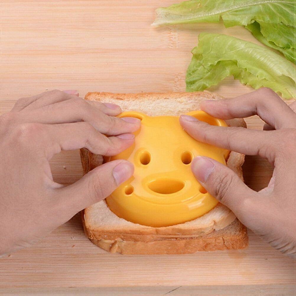 Bear Shape DIY Sandwich Toast Bread Making Cutter Baking Mold Kitchen Tool