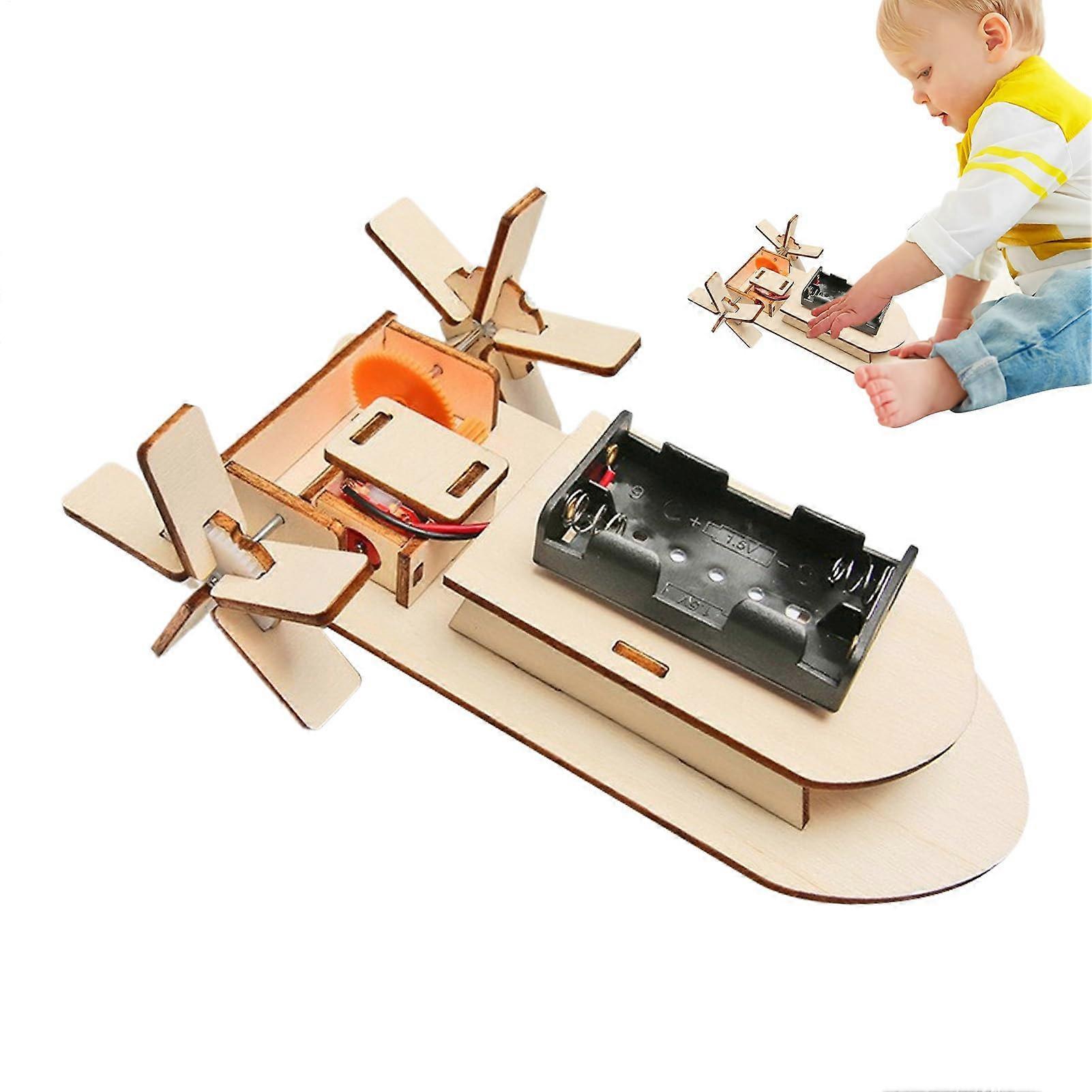 Remotecontrolled wooden boat, exciting experimental construction kit