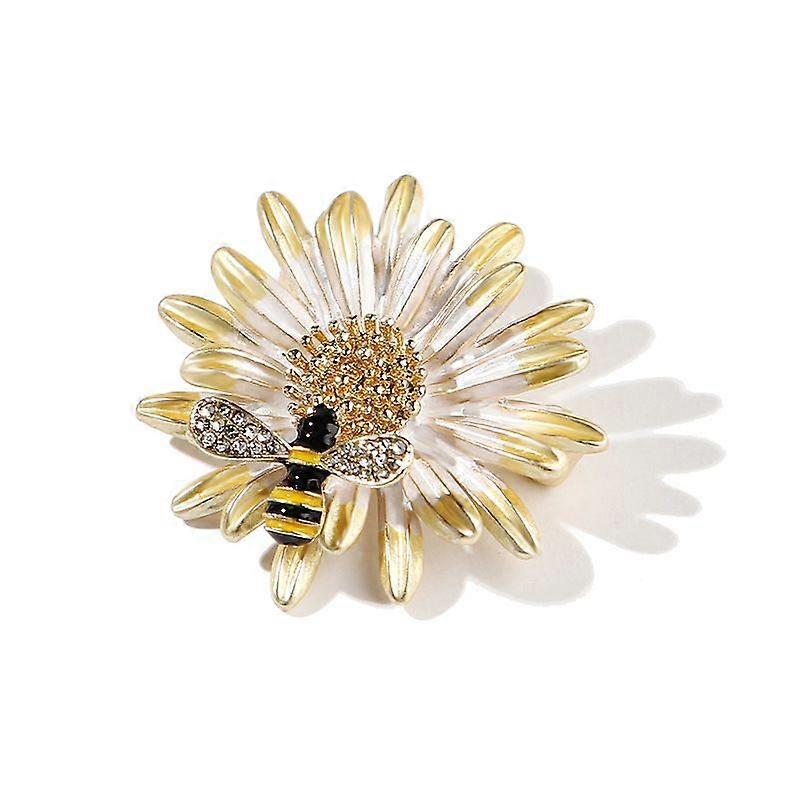 Daisy Bee brooch