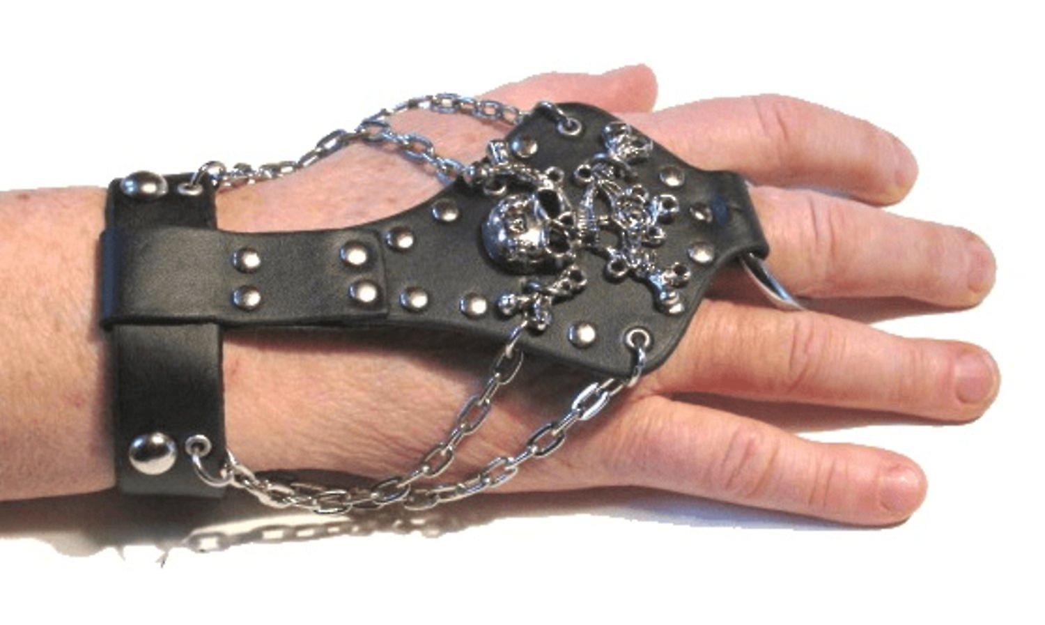 Leather bracelet with skull and ronda rivets