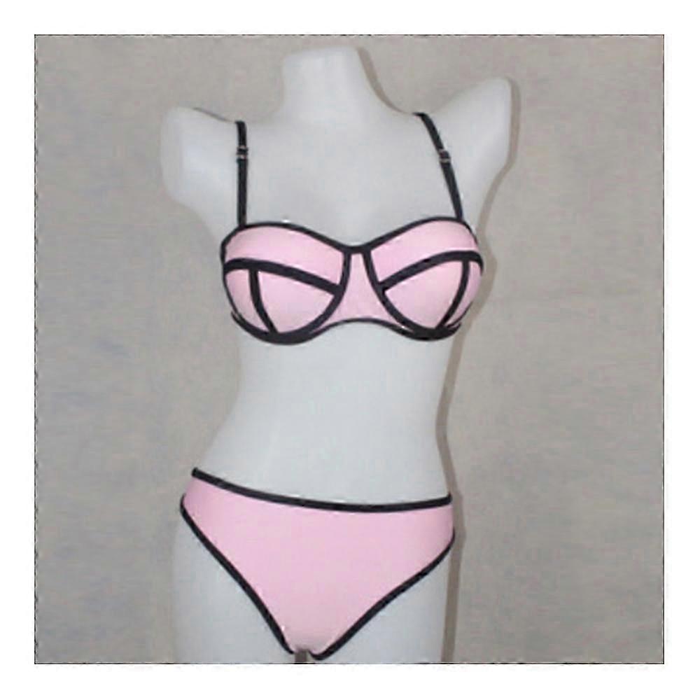 Kadın modası için canlı kontrast renklerde halter üst ve bikini mayo takımı