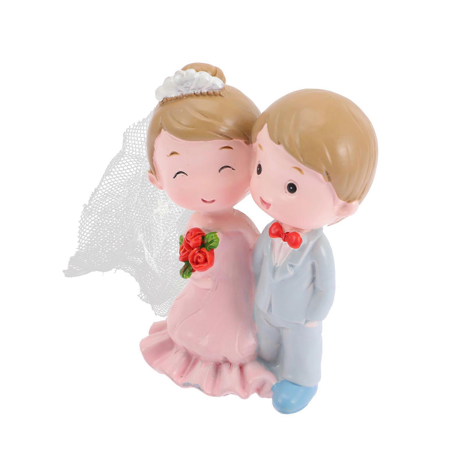 Romantic Resin Wedding Couple Ornament Bride and Groom Cake Topper Figurine for Anniversary Party and Table Display