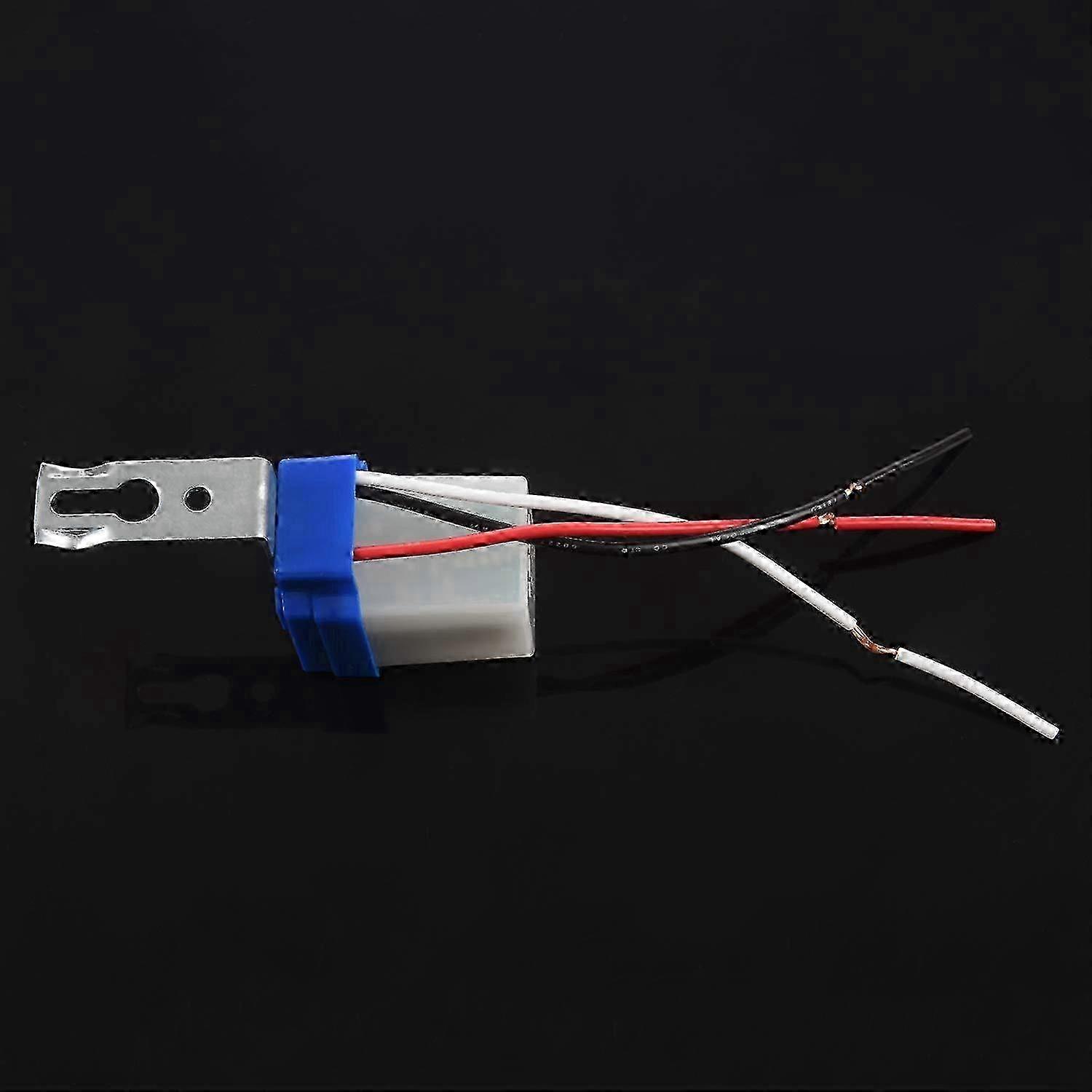 An AC/DC 12V 10A Automatic Lamp Twilight Switch with a Light Sensor