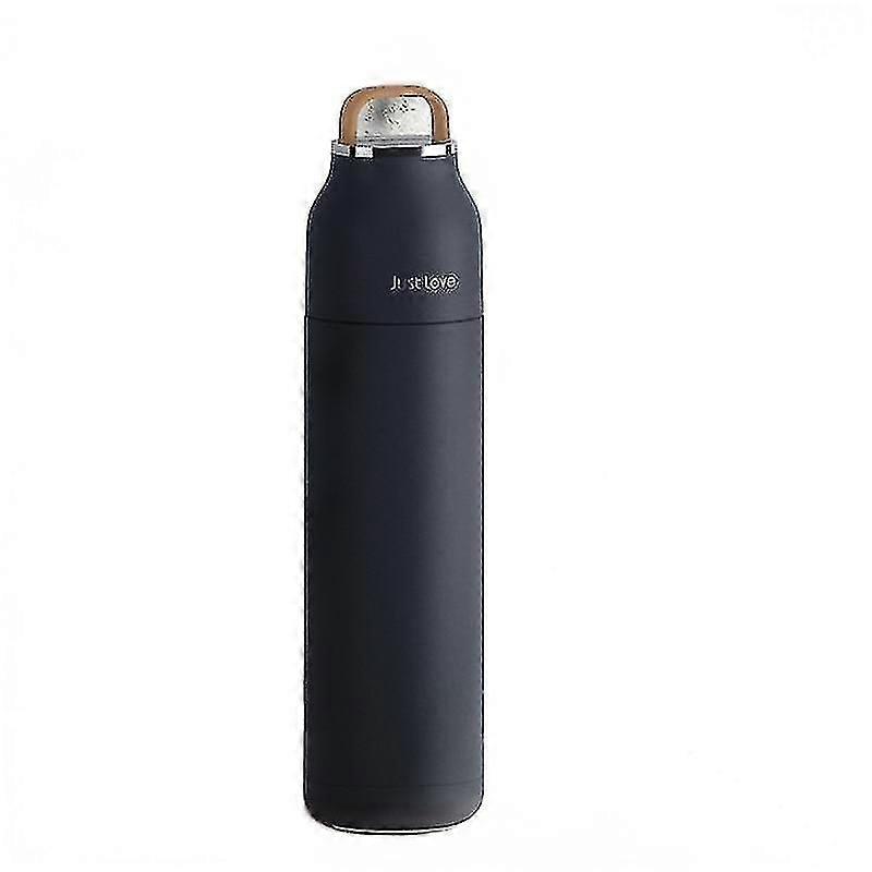 Travel thermos with lid