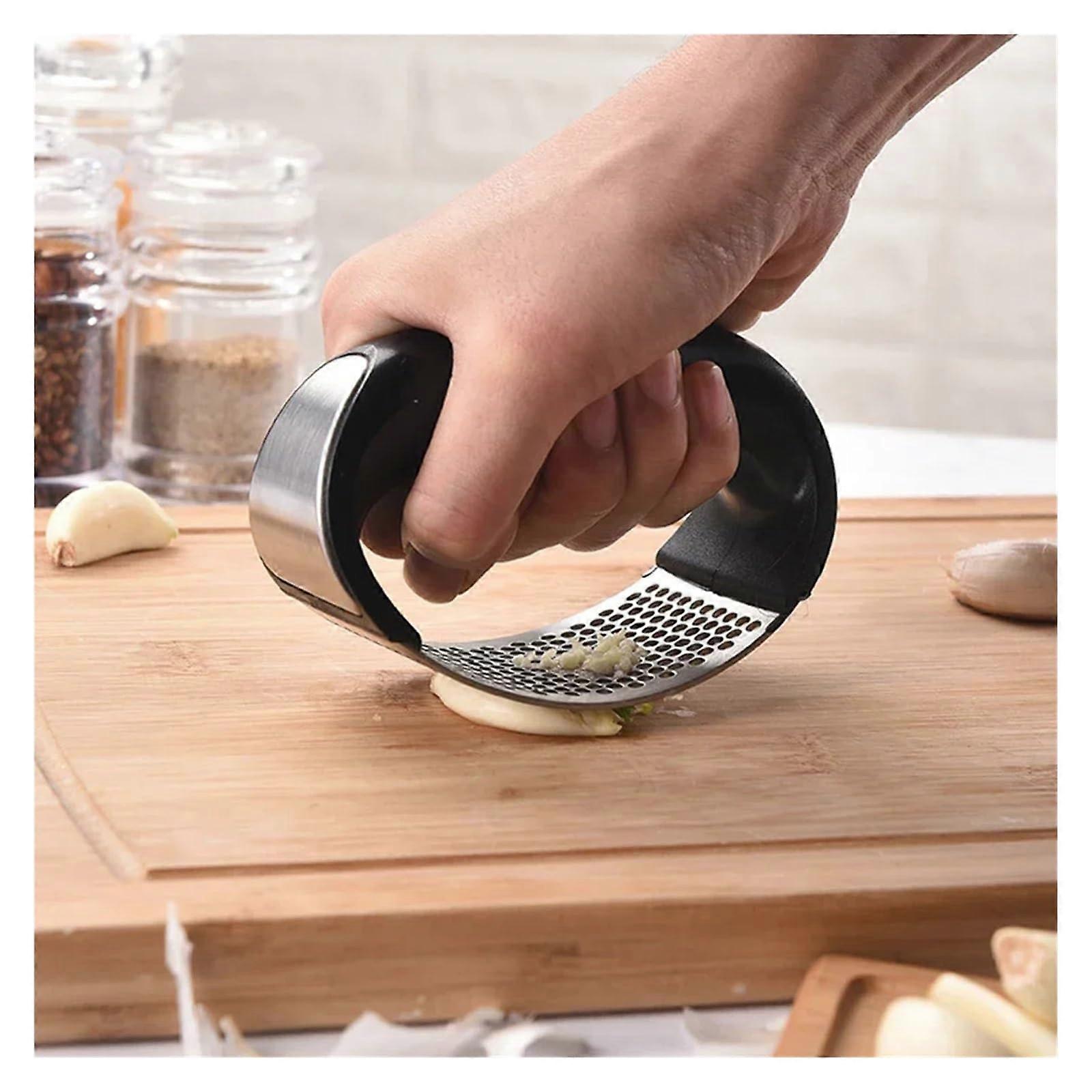 Stainless Steel Garlic Press with Ergonomic Handle for Easy OneHand Use and Rustproof Design