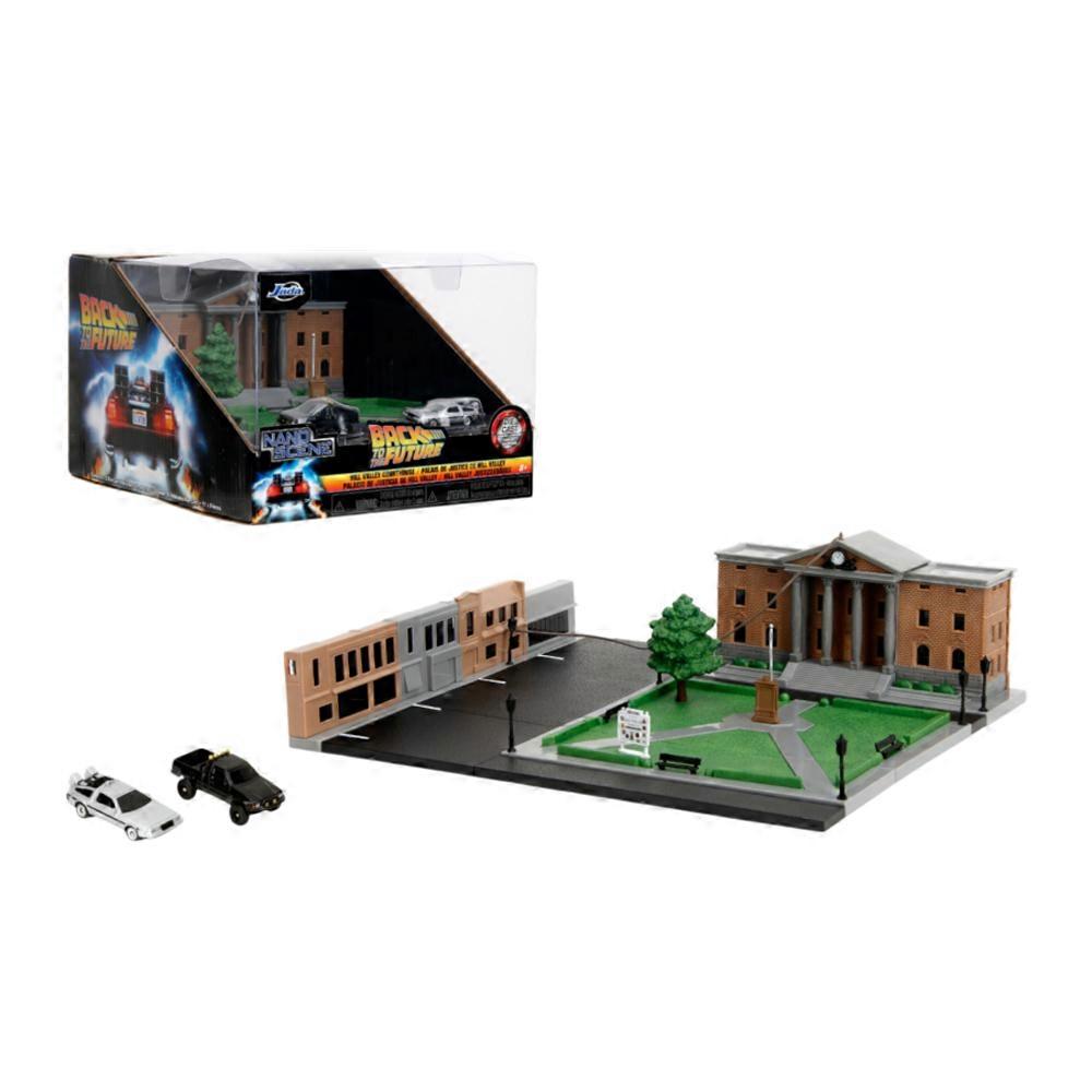 Ensemble de figurines en métal à l'échelle 1/65 représentant une scène du film "Retour vers le futur", avec le bâtiment de la cour de justice de Hill Valley.