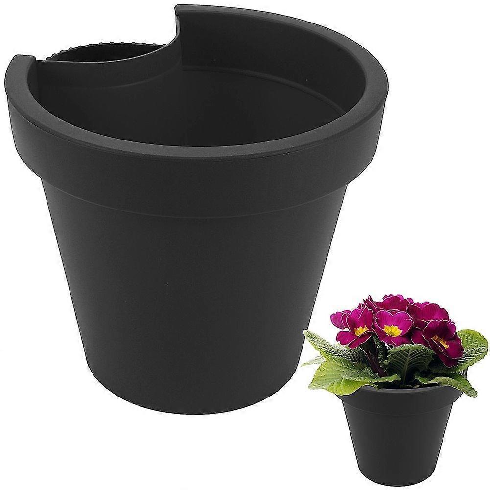 Durable black plastic pot for gutter, weatherproof