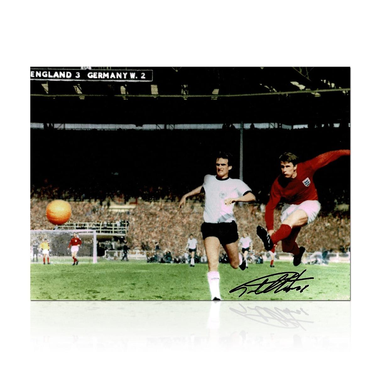 杰夫·赫斯特签约英格兰足球照片:1966 年世界杯