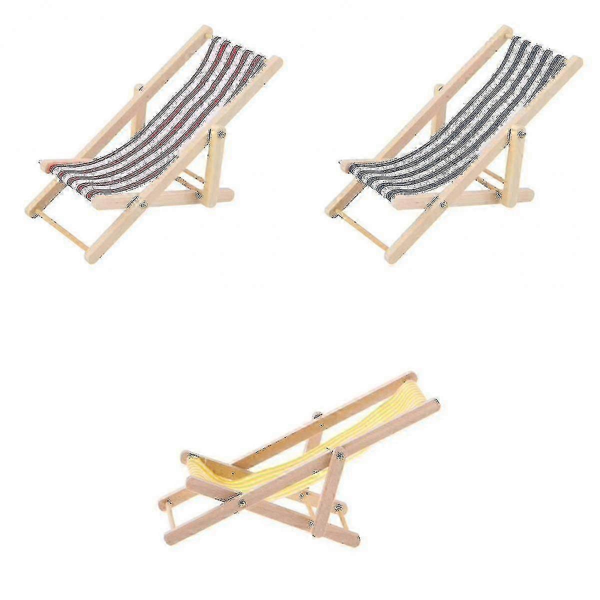 Chaise longue en bois rayé