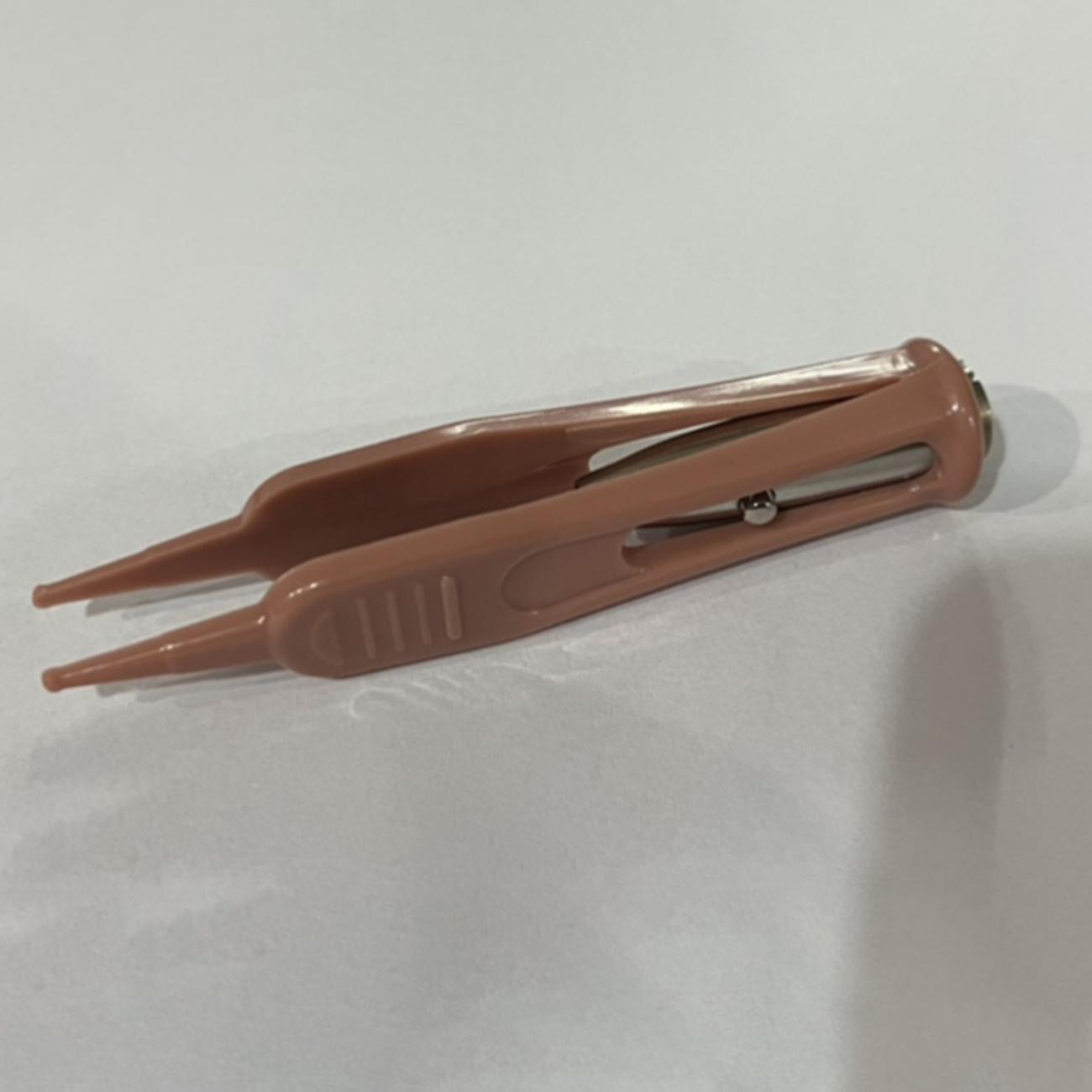 الطفل تنظيف ملقط الأذن الأنف السرة الأنظف مزيل البلاستيك أدى ضوء ملقط