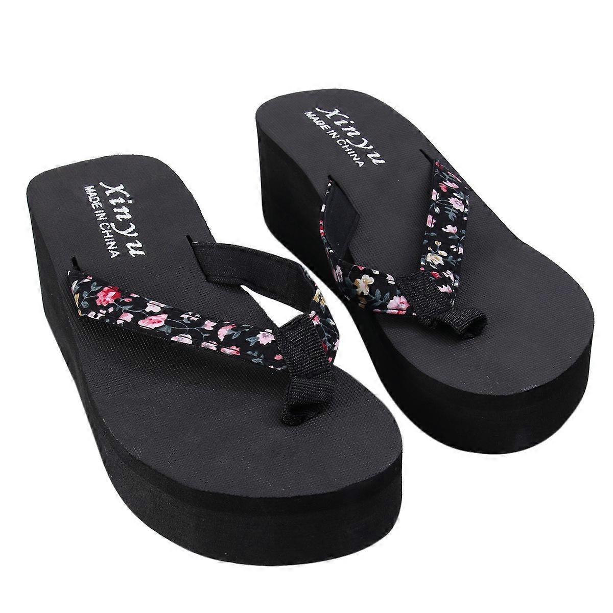 Women's Summer Antiskid Slippers with Thick Sole Stylish Beachwear for Travel and Casual Use