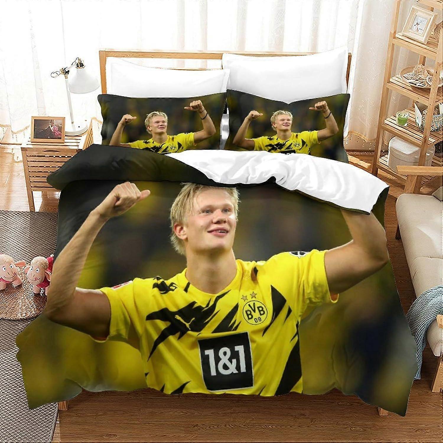 U137 Erling Haaland Crib Set, Sports Mattress Protector, 3D Football Superstar Design, Microfibre, 3 Piece Set with Zip And 2 Pillowcases, . Y137