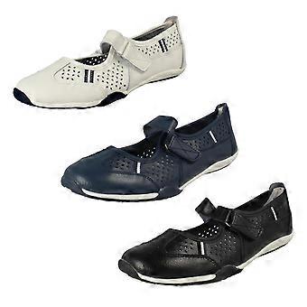 Damskie, codzienne, płaskie, skórzane buty z paskami na rzepy F80066
