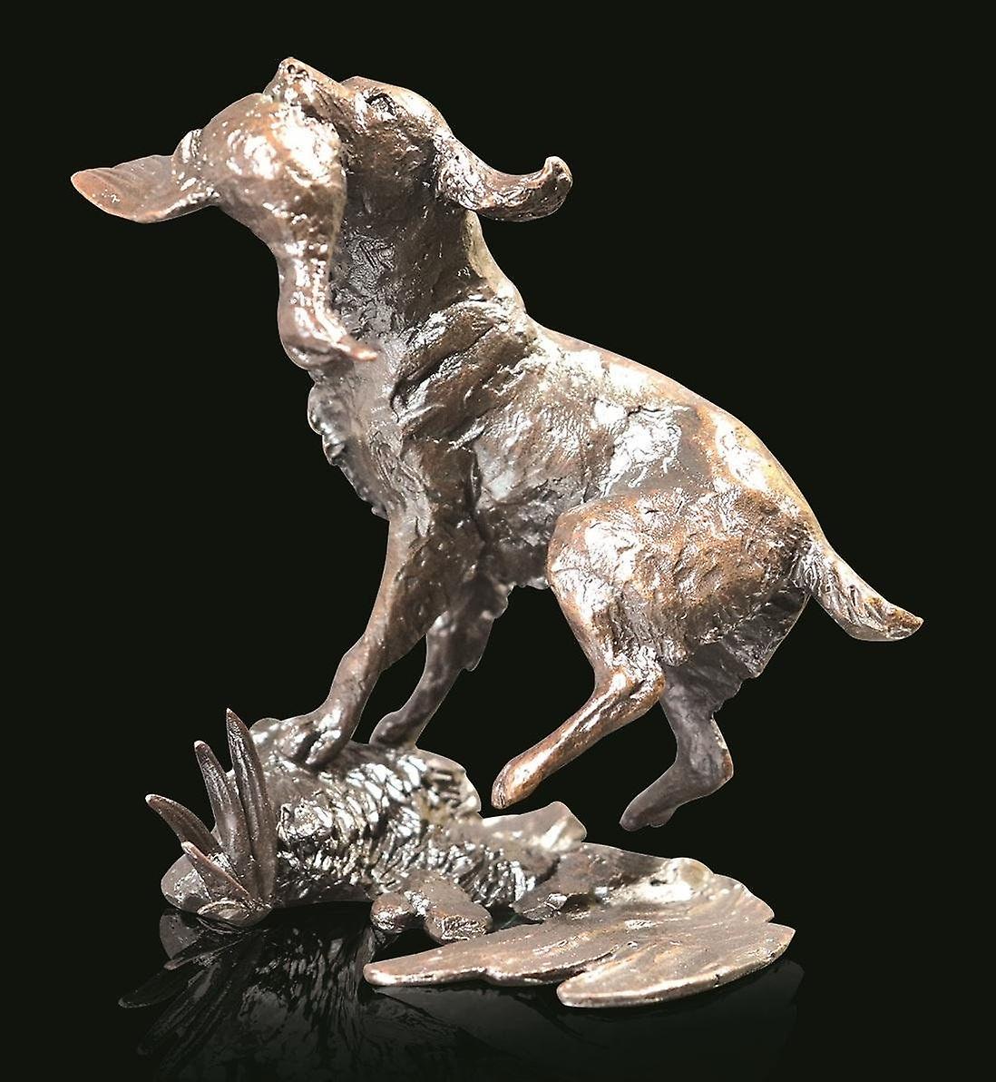 Springer Spaniel Retrieving Figurine