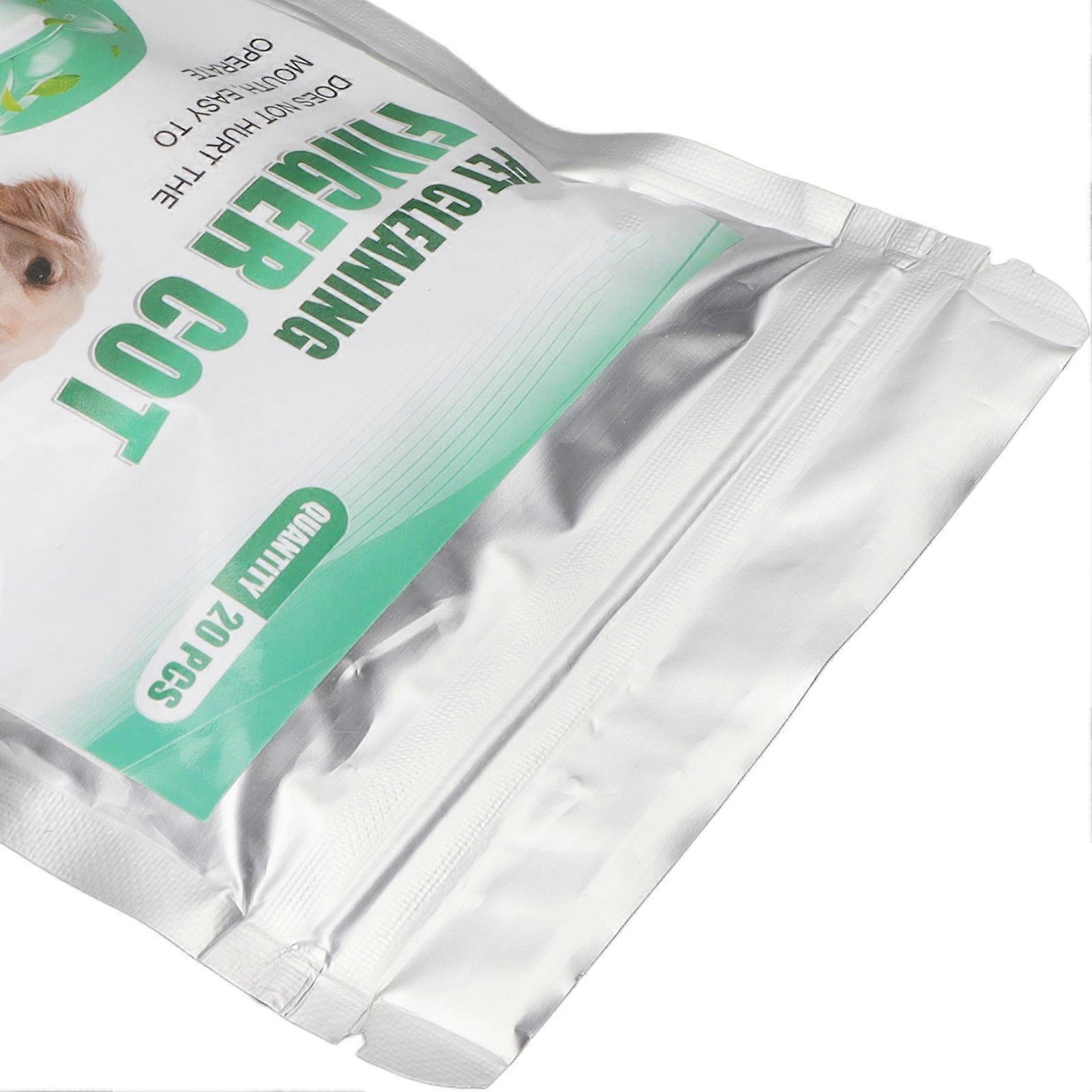 Pack of 20 dental wipes for dogs and cats, reducing plaque and tartar.