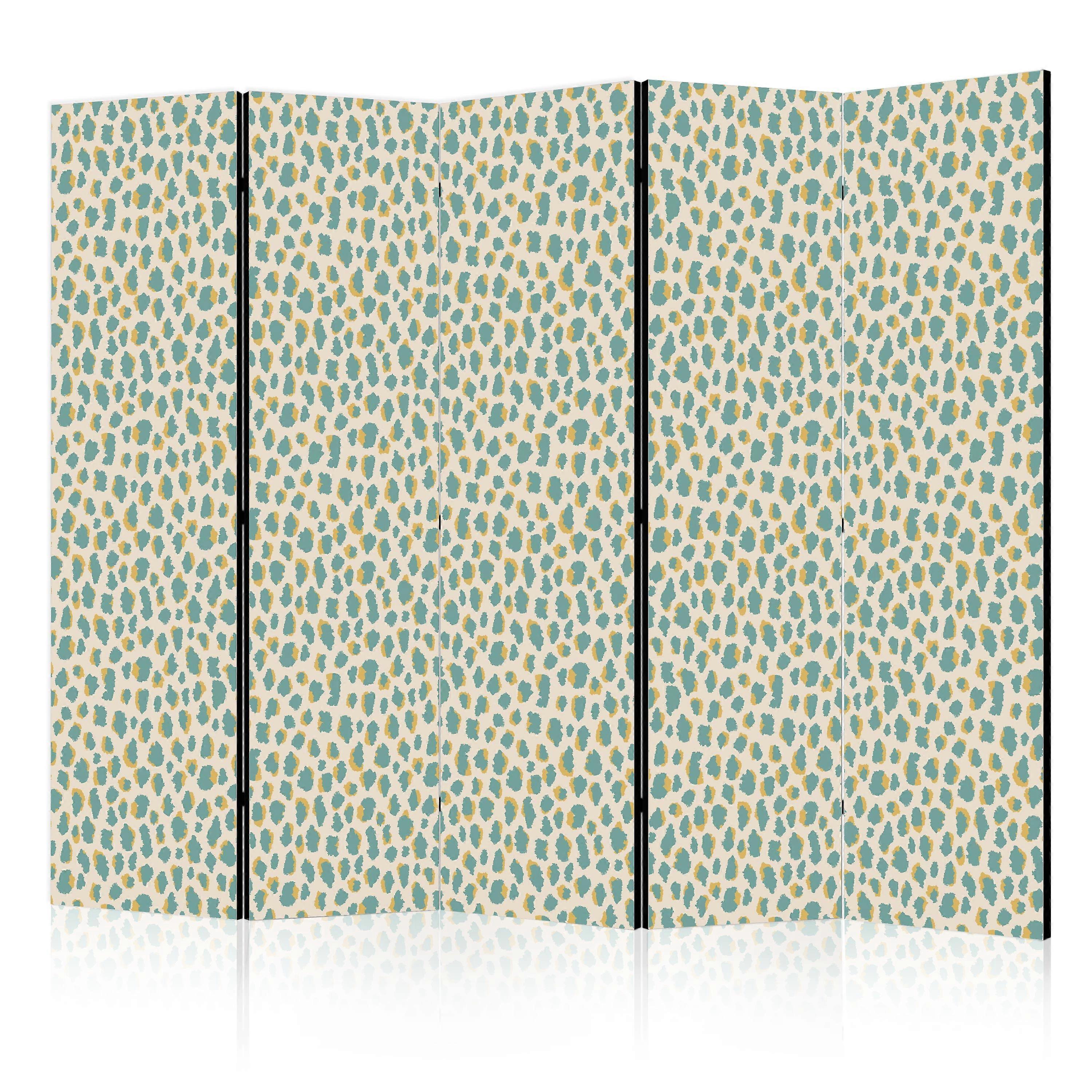 Screen - Giraffe Pattern - Animal Pattern in Turquoise Spots on Light Background