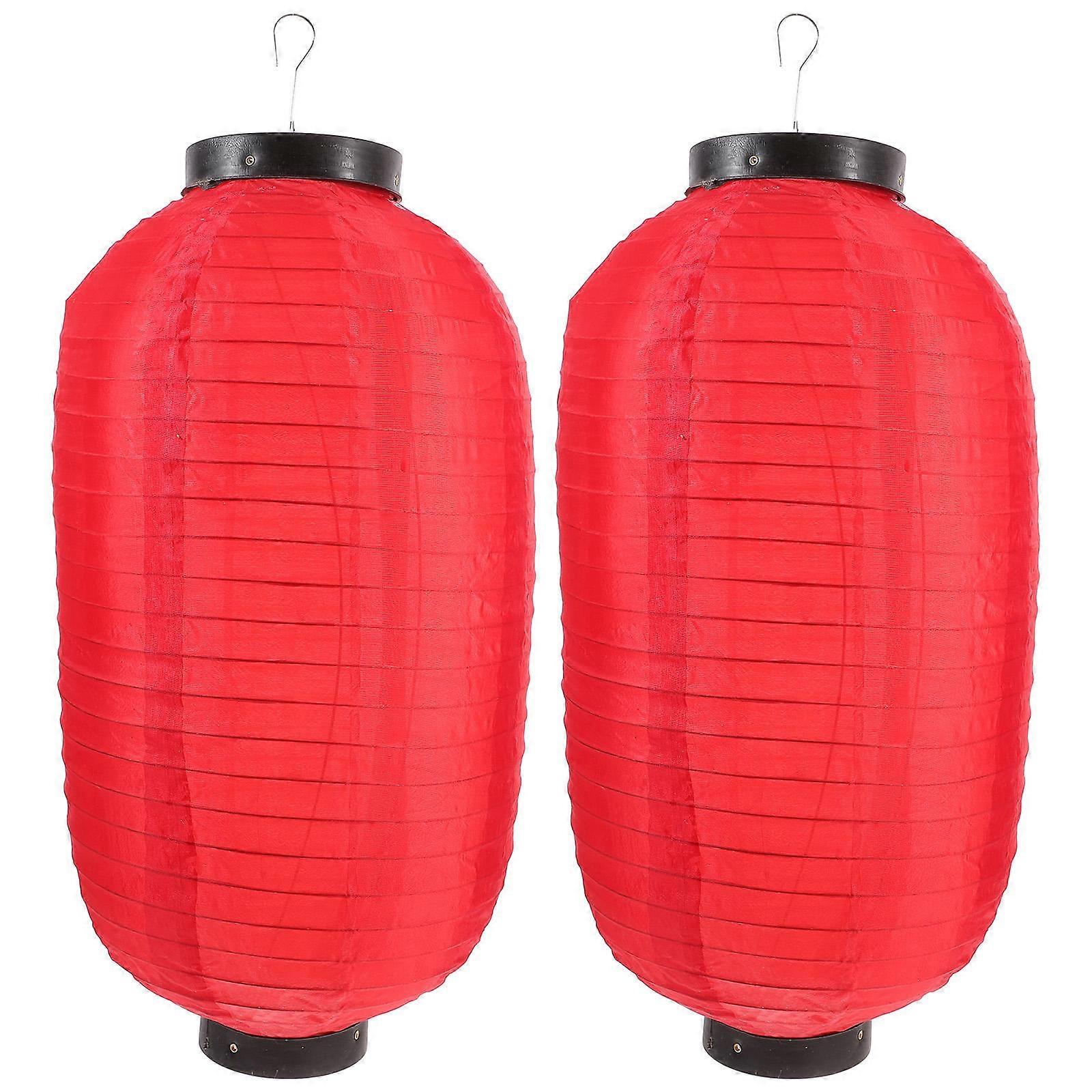 温かみのある雰囲気の日本の提灯は、吊り下げ装飾のために美しく作られています