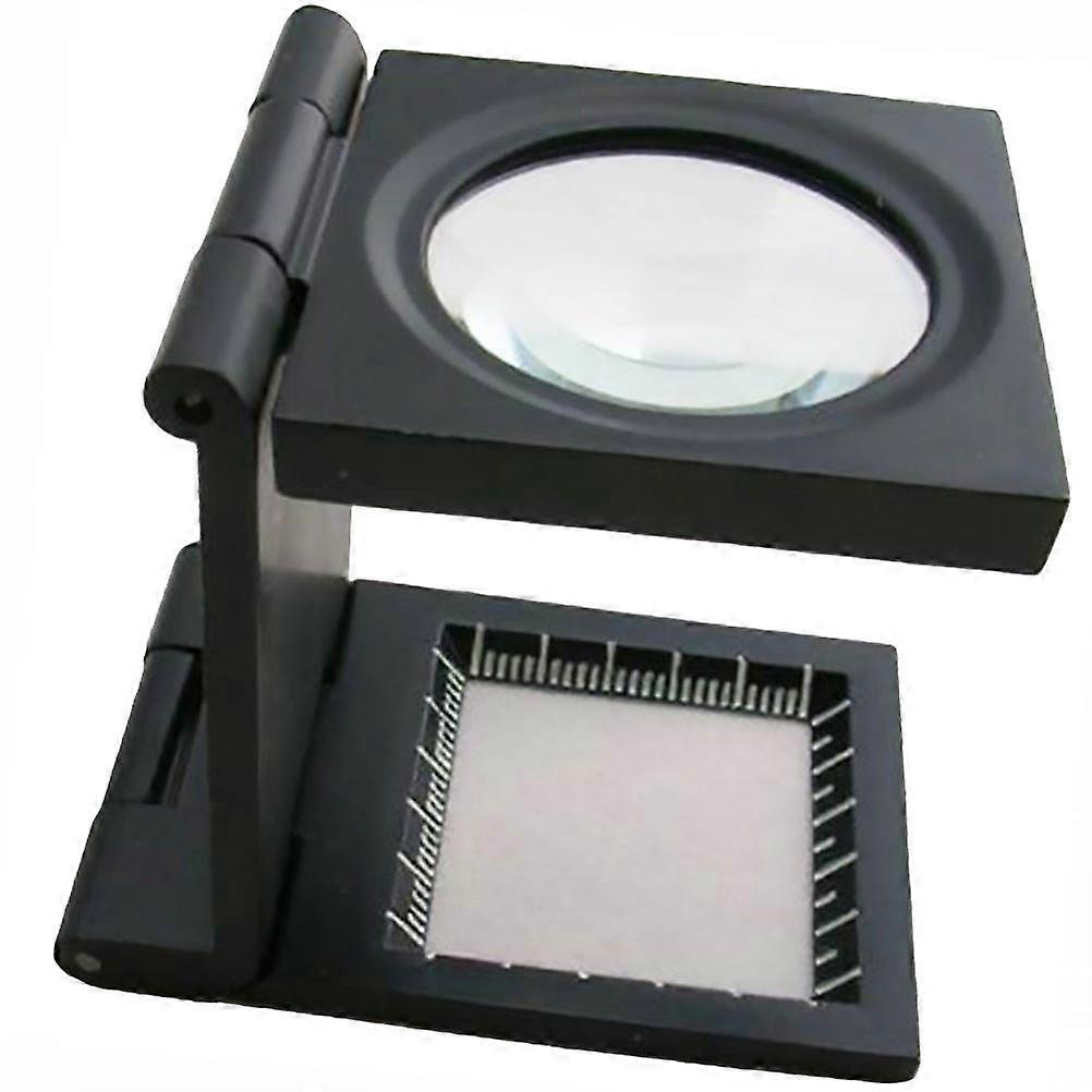 Travel-Friendly Magnifier Suitable for Various Observational Needs