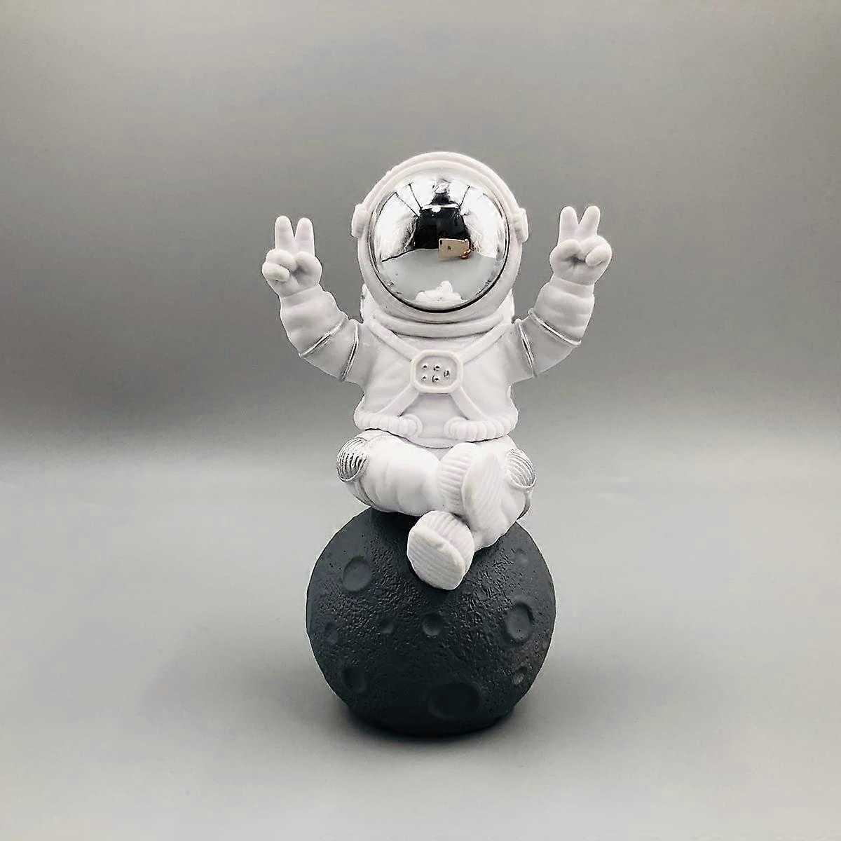 Sculptor Astronaut Statue Spaceman Décor, Cute Mini Space Figure for Desktop or Table, Resin Material, 4 Inch Height
