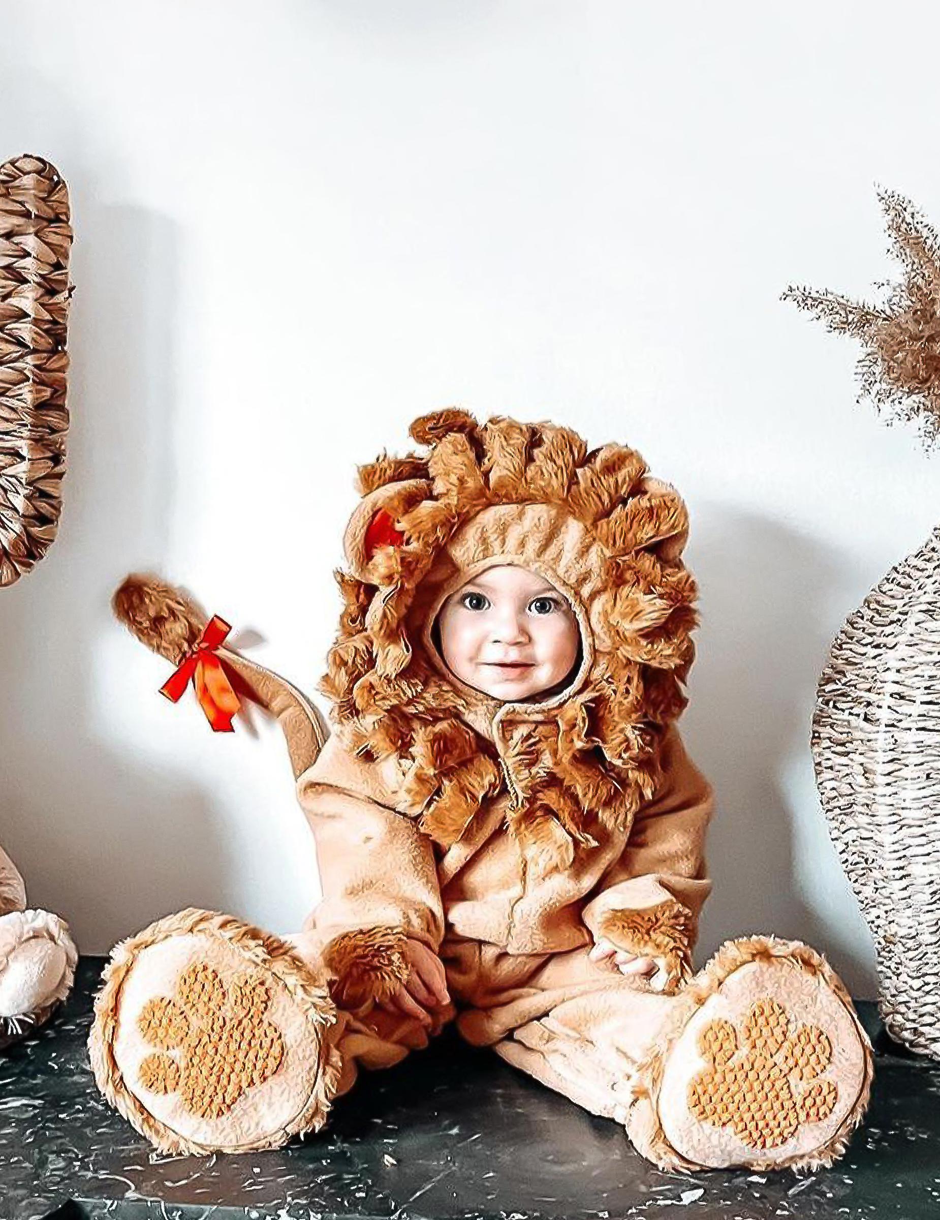 Boy's cowboy costume with poncho