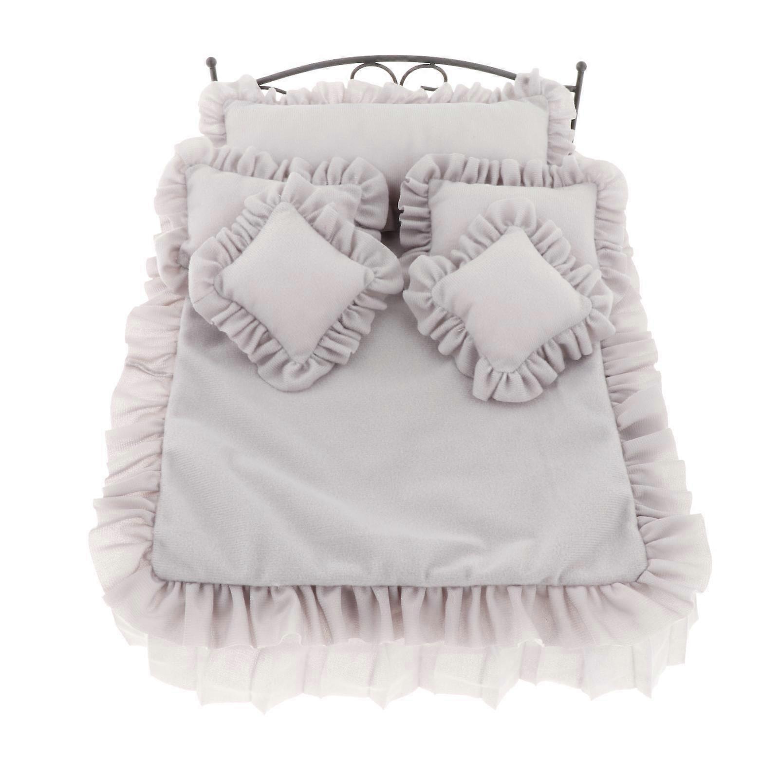 Simulation 1/6 Scale Wrought Iron Bed Furniture Model for Scene Props Decorations