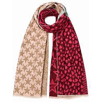 Lenço feminino Faera com estampa de estrelas, paisley e franjas, em um estilo fluido e delicado.