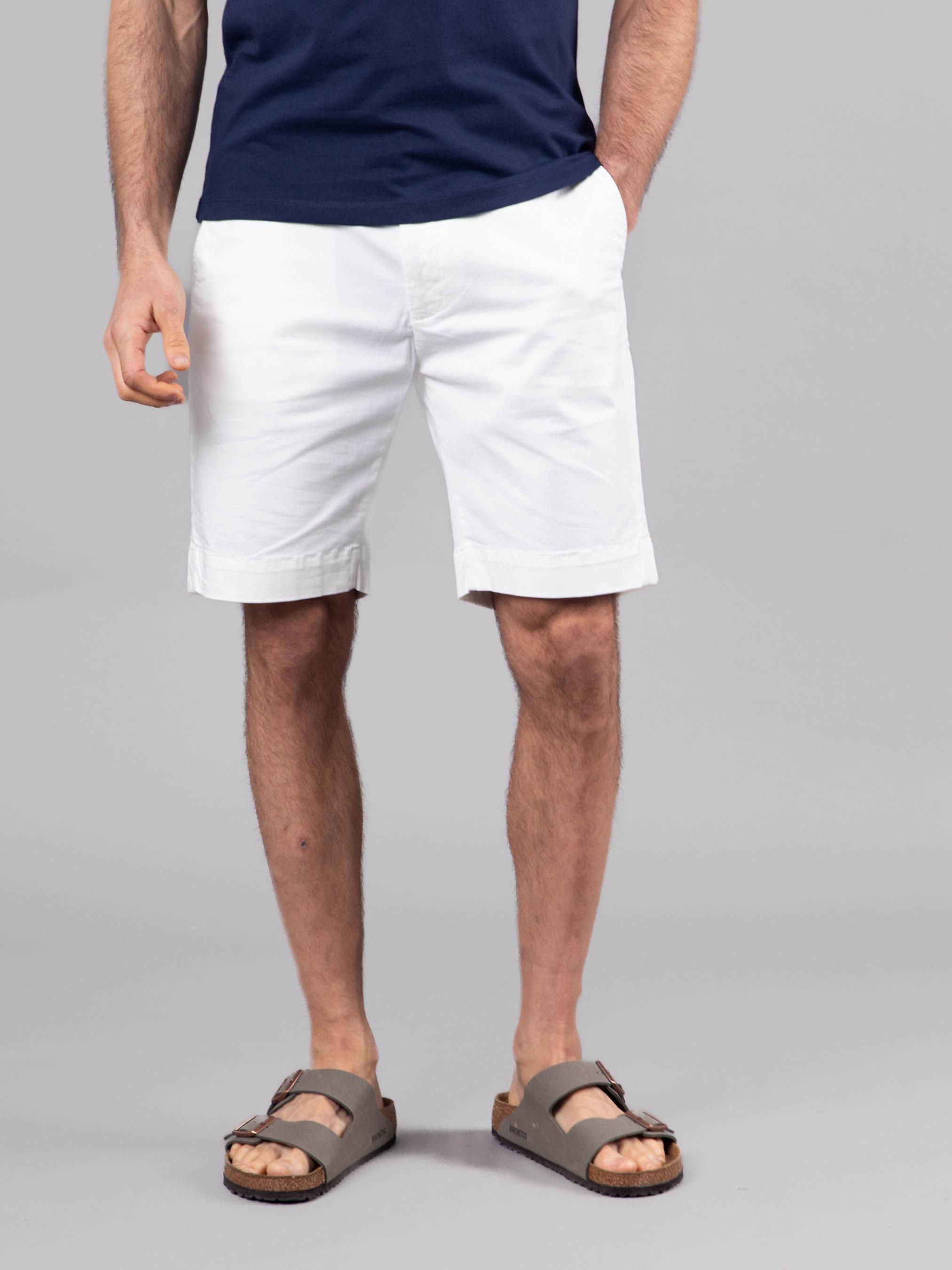 Fynn Cotton Shorts in Cream