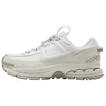 Nike ZOOM VOMERO ROAM Scarpe basse casual da trail running, allenamento e corsa in città, unisex, colore bianco HV5951-100