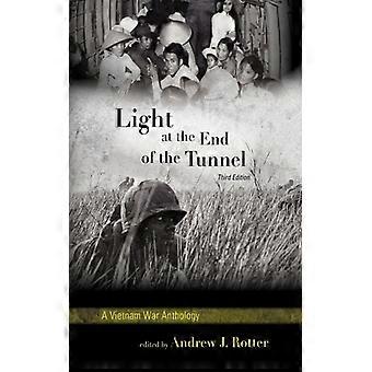 Light At The End Of The Tunnel A Vietnam War Anthology - Bloomsbury Publishing PLC - Paperback - English Book - History