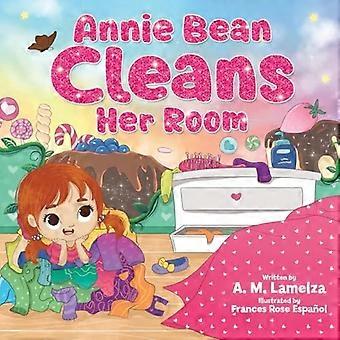 Annie Bean räumt ihr Zimmer auf