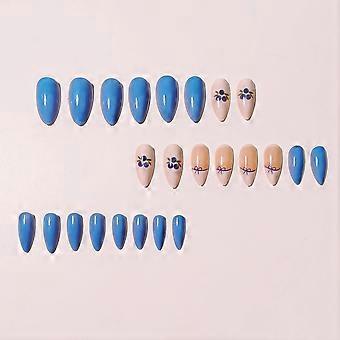 Unhas postiças removíveis em formato de amêndoa, com detalhes em azul e framboesa, pintadas à mão. Conjunto com 24 unidades.