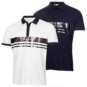 Camisa polo de golfe masculina Calvin Klein Freemount com tecnologia de absorção de umidade e fácil cuidado.