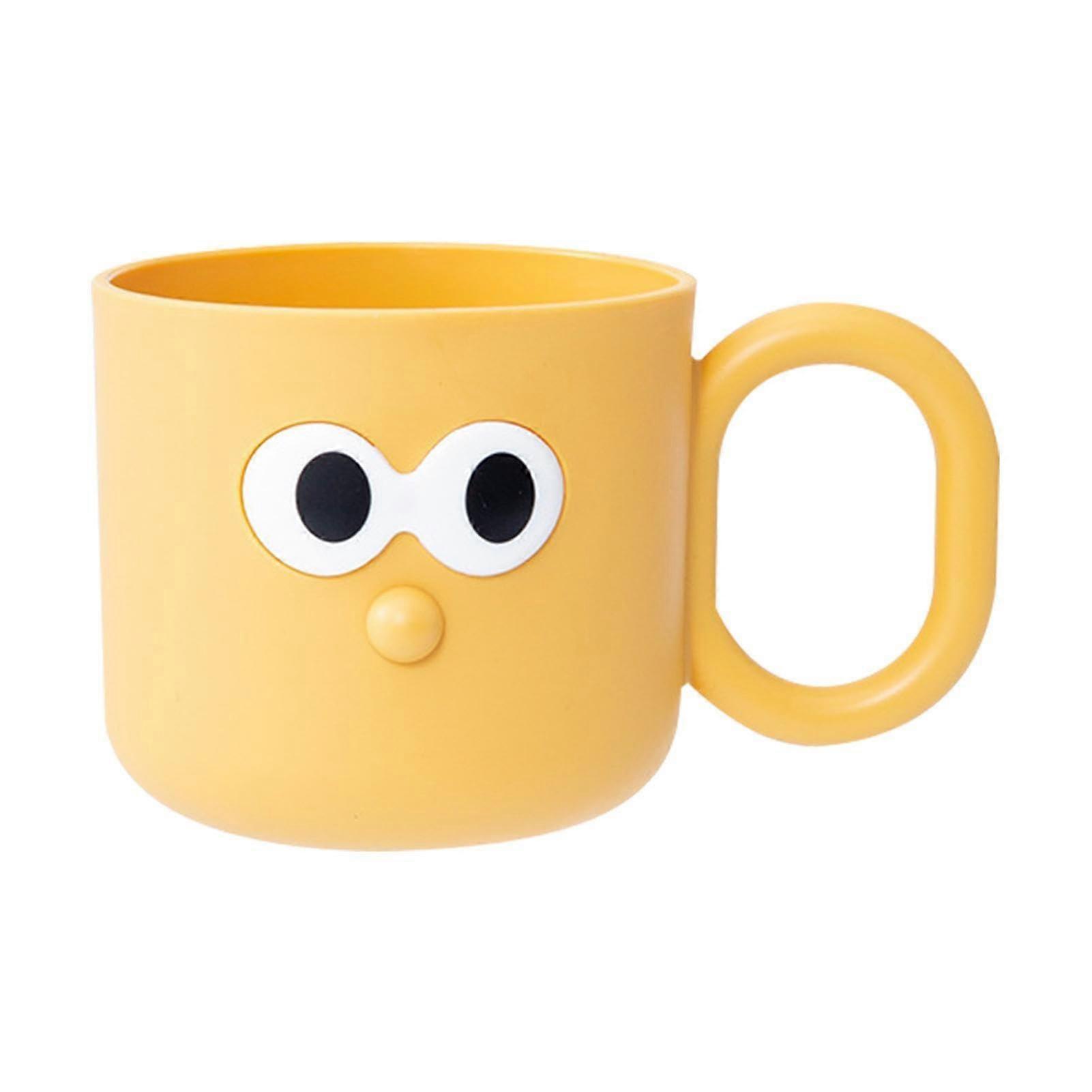 Childfriendly toothbrush rinsing cup in yellow