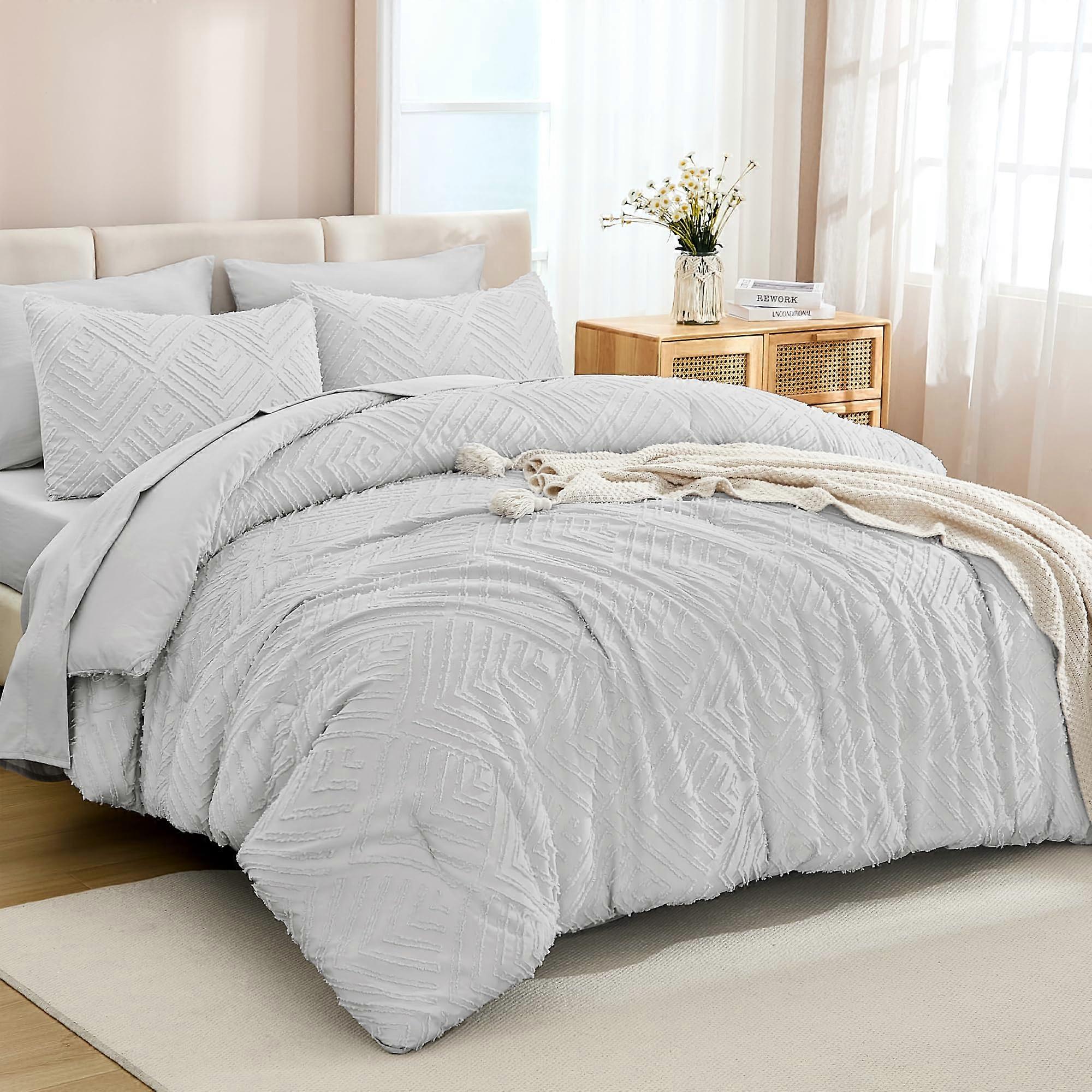7 Pieces Comforter Set for All Season Bed in Queen Size