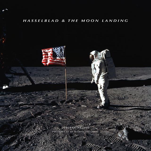Hasselblad The Moon Landing από την Deborah Ireland Paperback Book