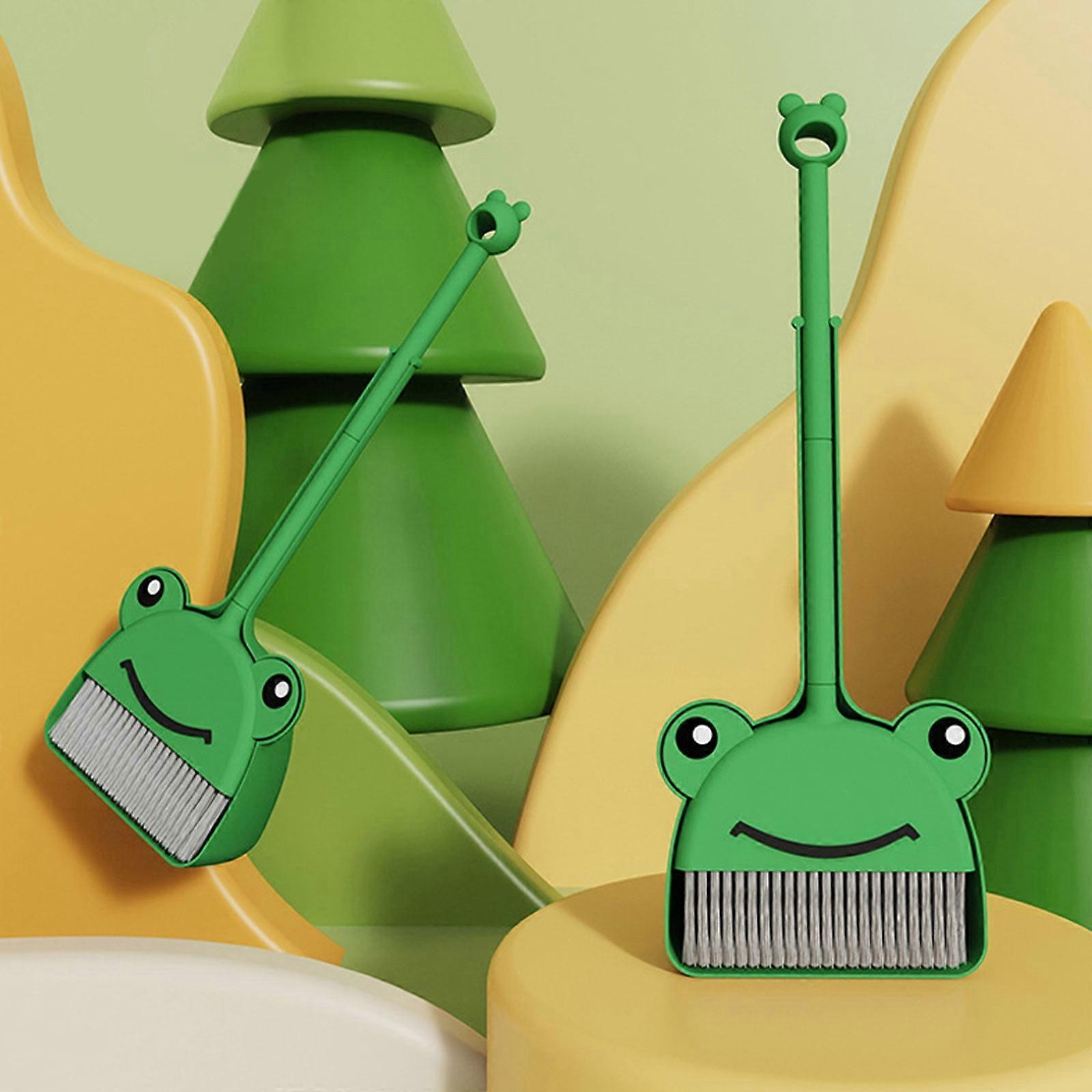 Foldable Dog Poop Scoop with Long Handle, High Strength, Spring for Grass & Gravel - Pet Waste Basket