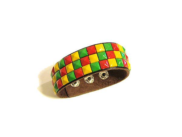 Leather bracelet with Pyramid rivets