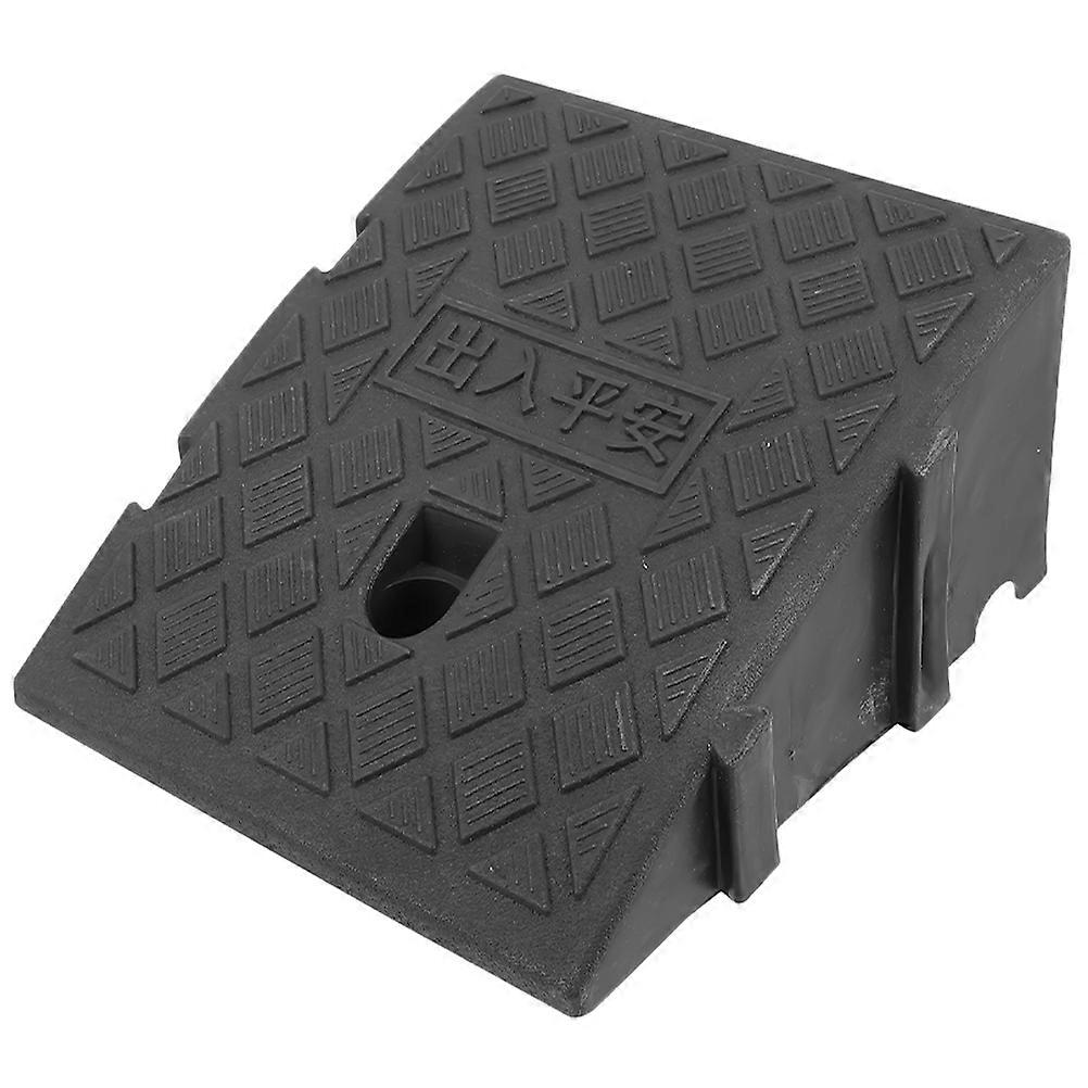 Plastic Curb Ramp Heavy Duty Car Ramp for Outdoor Use Portable Design