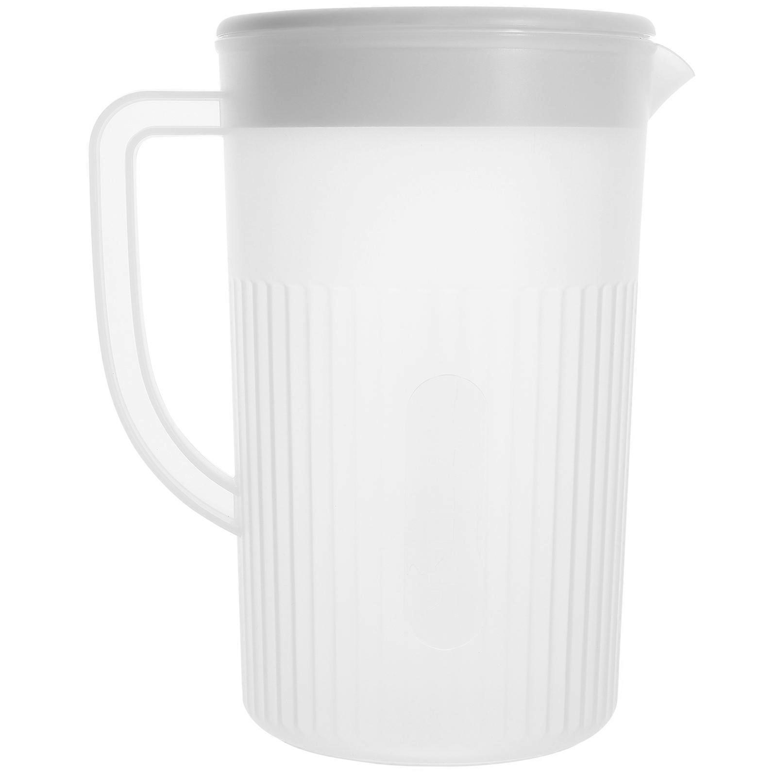 White Water Pitcher with Lid for Home Use Made of PP Material Large Capacity 1.5L